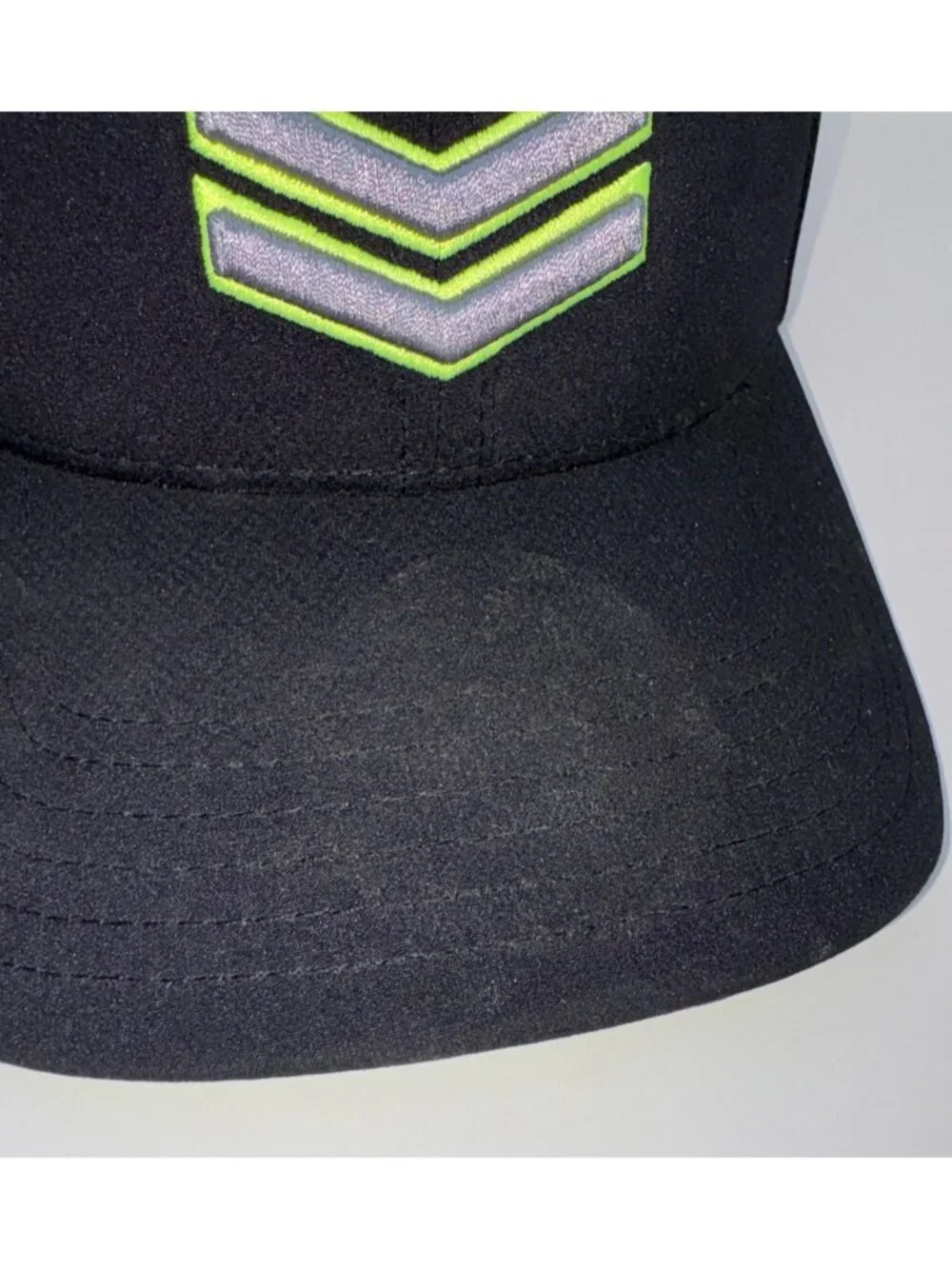 Under Armour HeatGear Stretch Fit Hat Cap Black Neon Green LG XL Golf Running